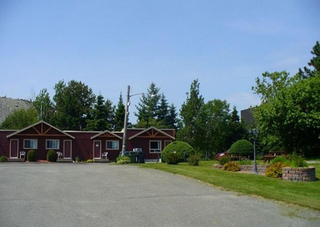 Motel Au Vieux Frontenac Thetford Mines Exterior photo